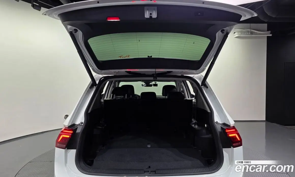 Volkswagen Tiguan 2022 2.0 автомат (гидро), фото 26