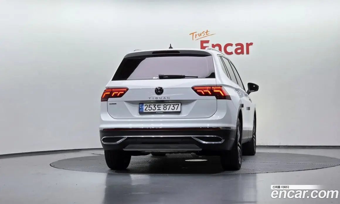 Volkswagen Tiguan 2022 2.0 автомат (гидро), фото 4