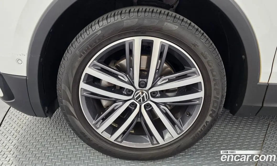 Volkswagen Tiguan 2022 2.0 автомат (гидро), фото 5