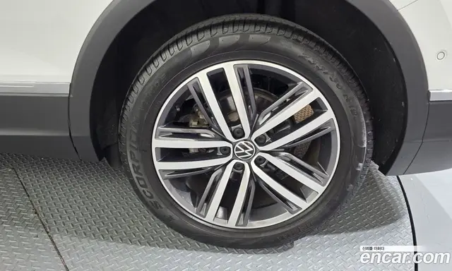 Volkswagen Tiguan 2022 2.0 автомат (гидро), миниатюра 7