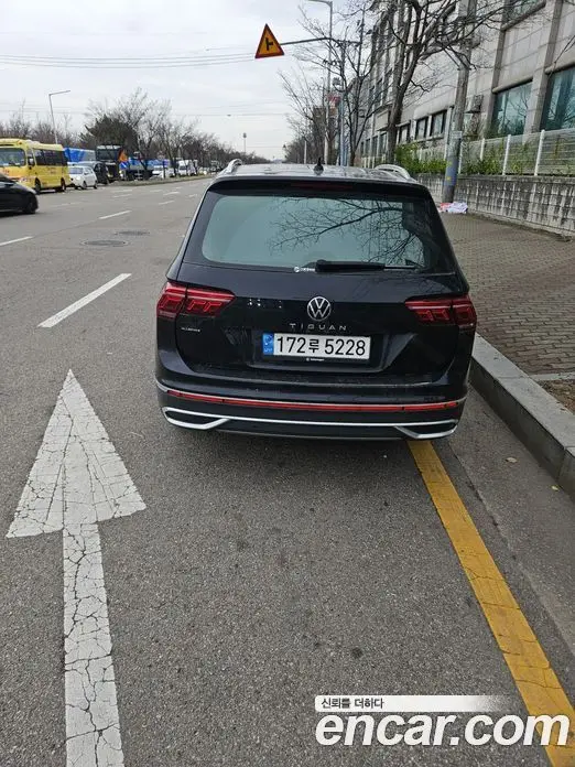 Volkswagen Tiguan 2023 2.0 автомат (гидро), фото 17