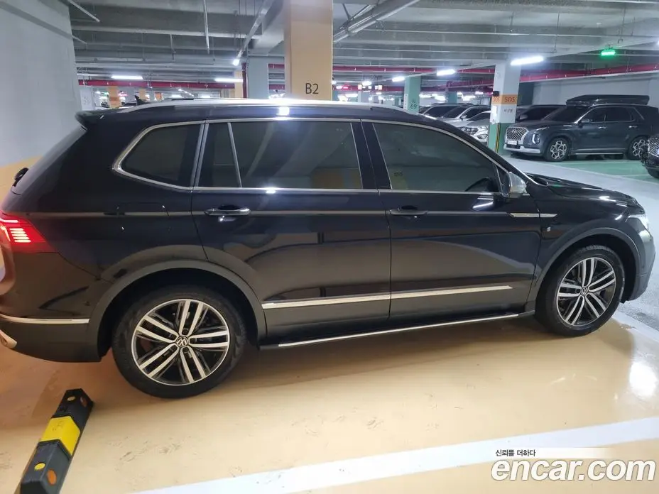 Volkswagen Tiguan 2023 2.0 автомат (гидро), фото 3