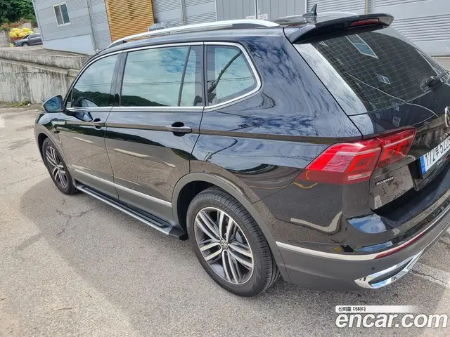 Volkswagen Tiguan 2023 2.0 автомат (гидро), миниатюра 6
