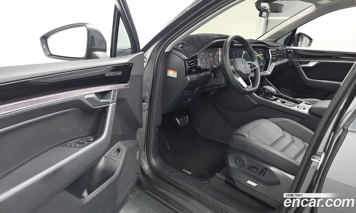 Volkswagen Touareg 2023 3.0 автомат (гидро), фото 10