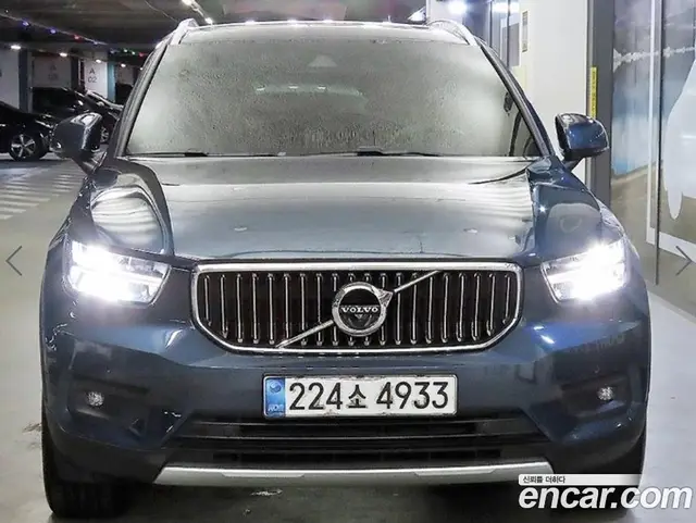 Volvo XC40 2020 2.0 автомат (гидро), миниатюра 2