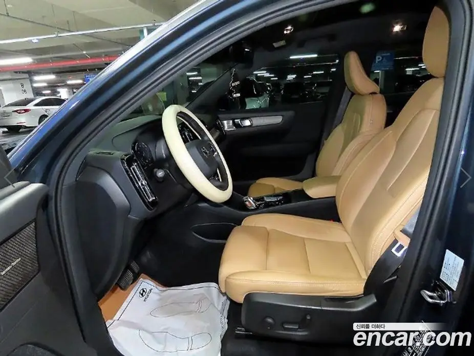 Volvo XC40 2020 2.0 автомат (гидро), фото 6