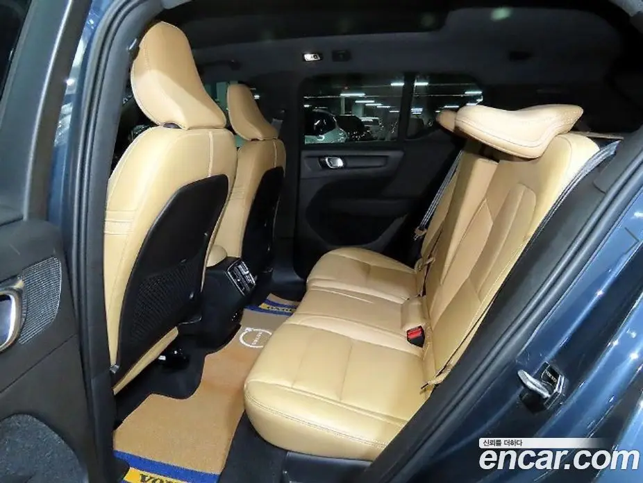 Volvo XC40 2020 2.0 автомат (гидро), фото 7