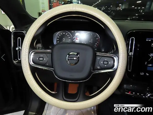 Volvo XC40 2020 2.0 автомат (гидро), миниатюра 8