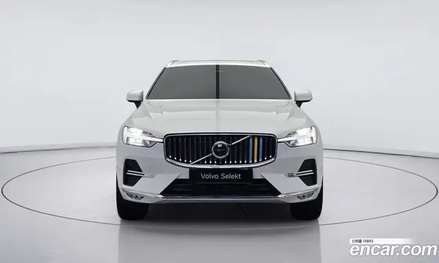 Volvo XC60 2023 2.0 автомат (гидро), миниатюра 3