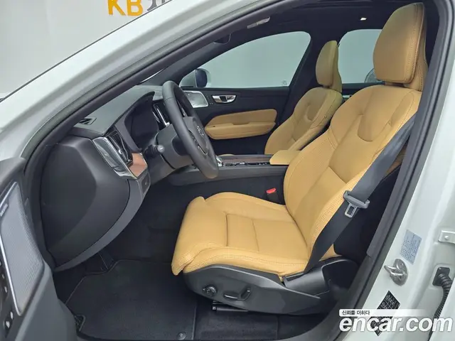 Volvo XC60 2023 2.0 автомат (гидро), миниатюра 7
