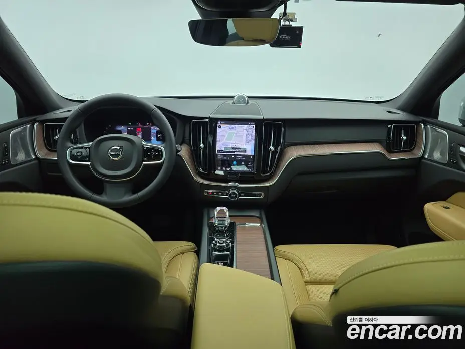 Volvo XC60 2023 2.0 автомат (гидро), фото 10
