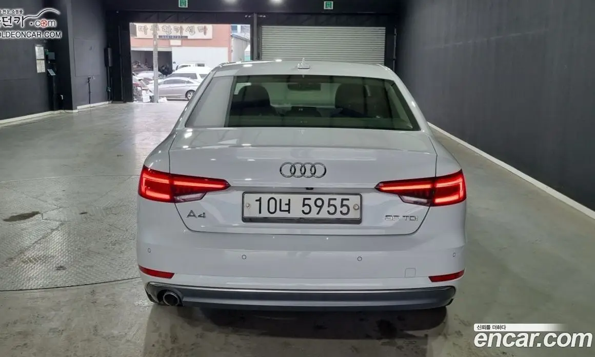 Audi A4 2018 2.0 автомат (гидро), фото 4