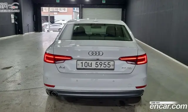 Audi A4 2018 2.0 автомат (гидро), миниатюра 4