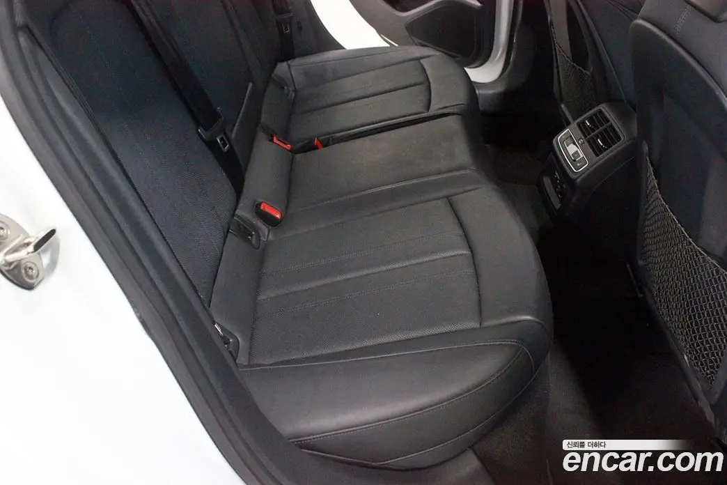 Audi A4 2022 2.0 автомат (гидро), фото 18