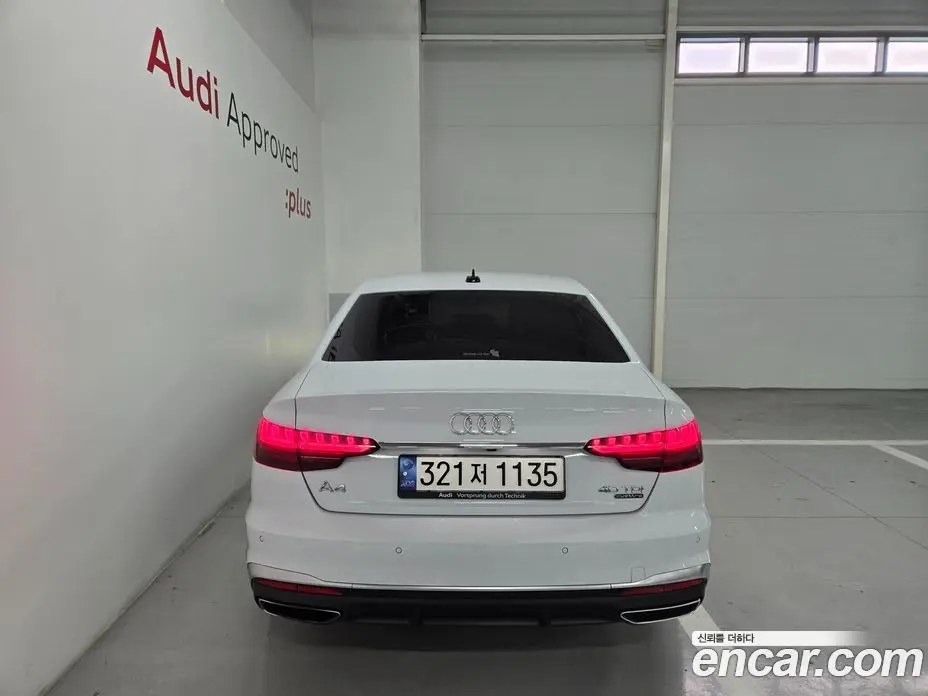 Audi A4 2022 2.0 автомат (гидро), фото 4