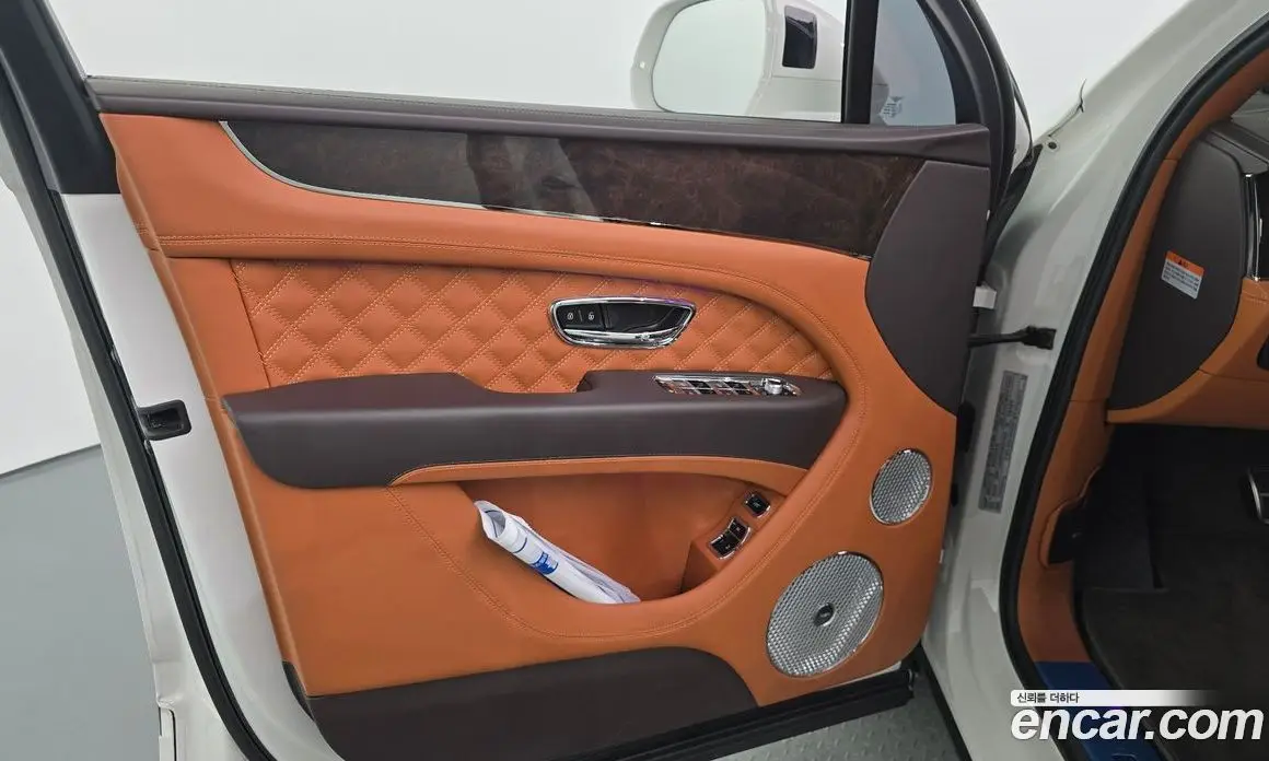 Bentley Bentayga 2022 4.0 автомат (гидро), фото 14 Bentley Bentayga 2022 4.0 автомат (гидро), фото 14