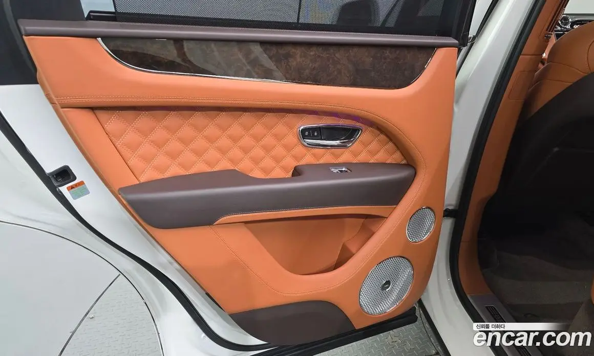 Bentley Bentayga 2022 4.0 автомат (гидро), фото 15 Bentley Bentayga 2022 4.0 автомат (гидро), фото 15