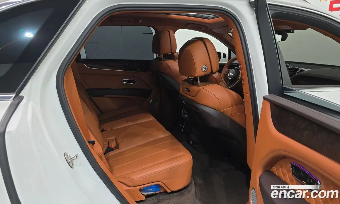 Bentley Bentayga 2022 4.0 автомат (гидро), фото 16 Bentley Bentayga 2022 4.0 автомат (гидро), фото 16