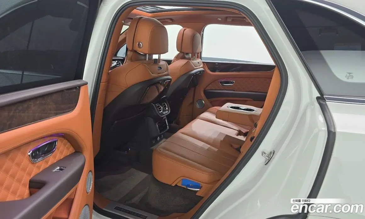 Bentley Bentayga 2022 4.0 автомат (гидро), фото 17 Bentley Bentayga 2022 4.0 автомат (гидро), фото 17
