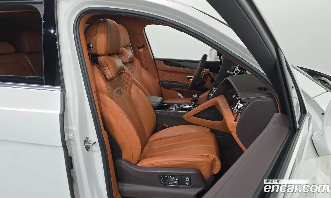 Bentley Bentayga 2022 4.0 автомат (гидро), фото 18 Bentley Bentayga 2022 4.0 автомат (гидро), фото 18