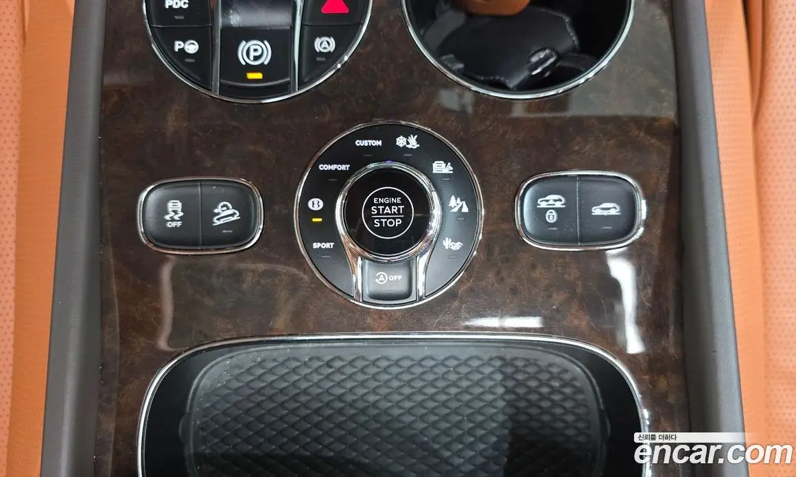 Bentley Bentayga 2022 4.0 автомат (гидро), фото 22 Bentley Bentayga 2022 4.0 автомат (гидро), фото 22