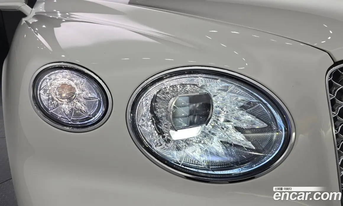 Bentley Bentayga 2022 4.0 автомат (гидро), фото 8 Bentley Bentayga 2022 4.0 автомат (гидро), фото 8