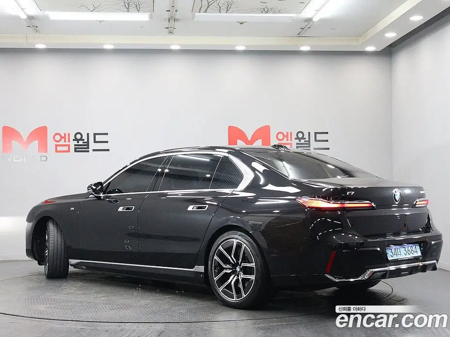 BMW i7 2023 0.3 автомат (гидро), фото 4