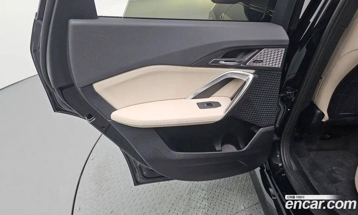 BMW X1 2024 2.0 автомат (гидро), фото 15