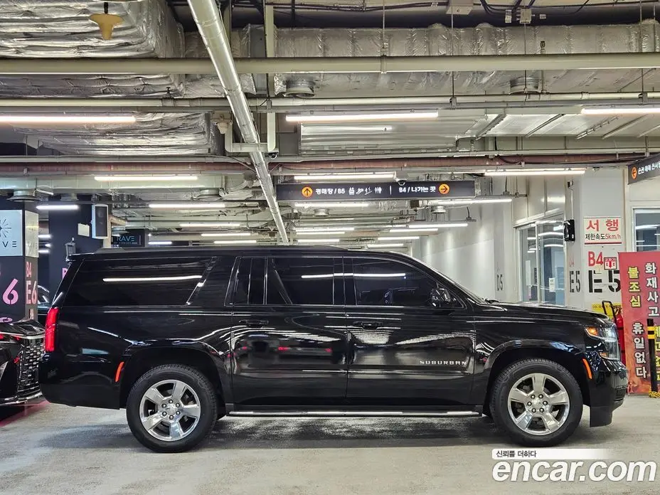 Chevrolet Surburban 2017 5.3 автомат (гидро), фото 20