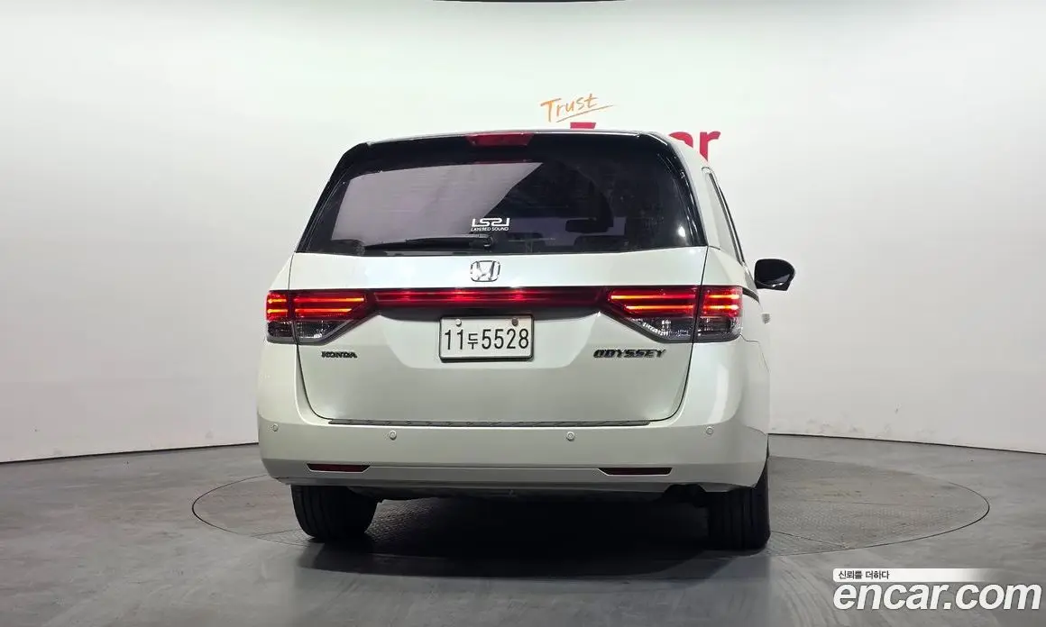 Honda Odyssey 2015 3.5 автомат (гидро), фото 4