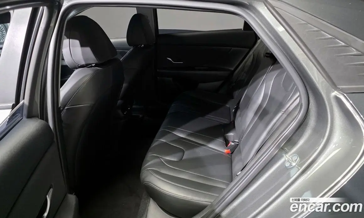 Hyundai Avante 2022 1.6 автомат (гидро), фото 11