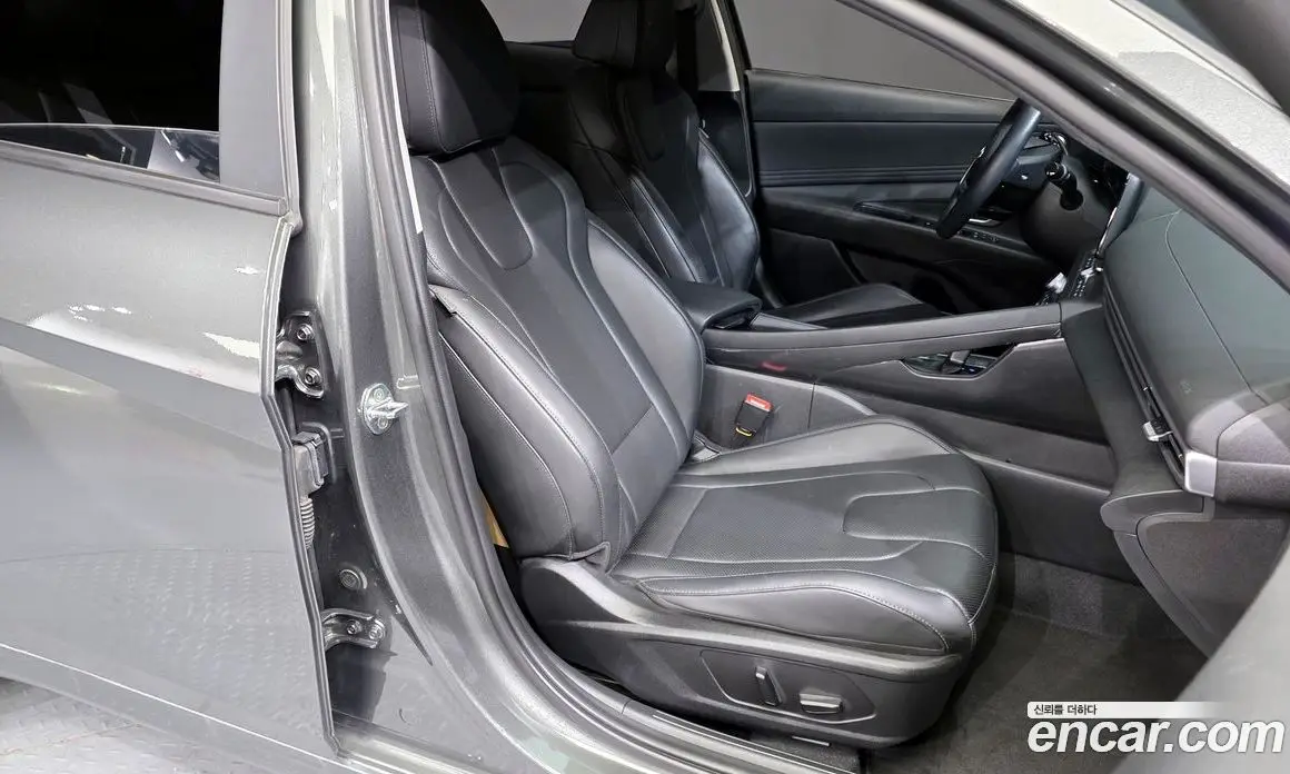 Hyundai Avante 2022 1.6 автомат (гидро), фото 12