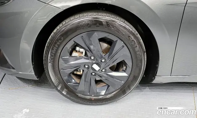 Hyundai Avante 2022 1.6 автомат (гидро), миниатюра 5