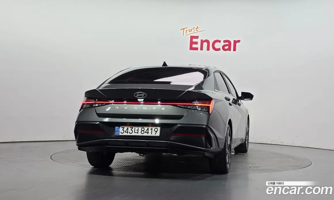 Hyundai Avante 2023 1.6 автомат (гидро), фото 4