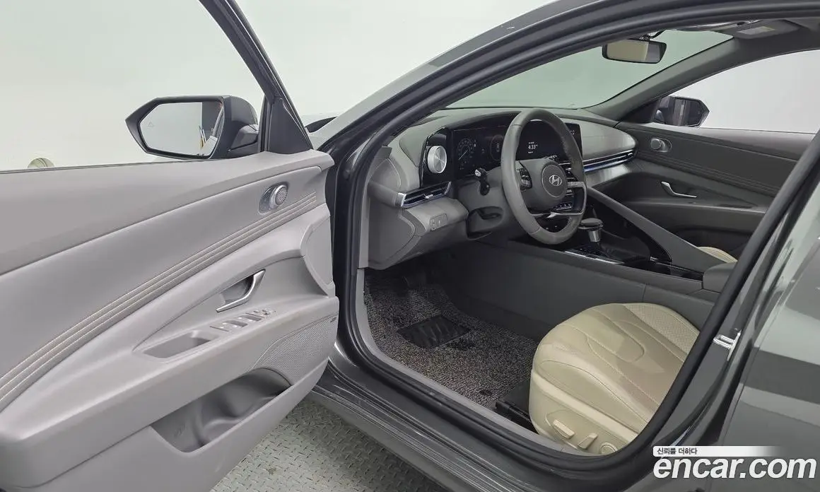 Hyundai Avante 2023 1.6 автомат (гидро), фото 10