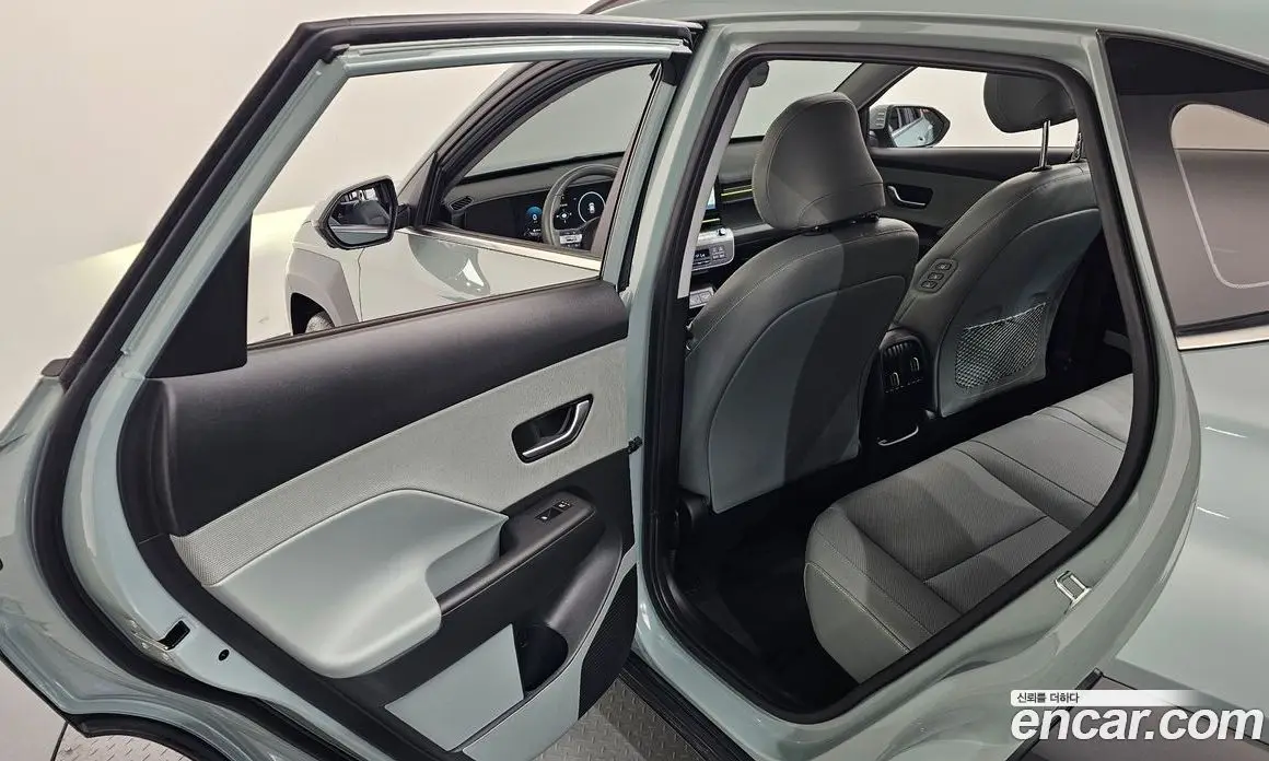 Hyundai Kona 2023 1.6 автомат (гидро), фото 27