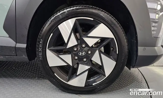 Hyundai Kona 2023 1.6 автомат (гидро), миниатюра 7
