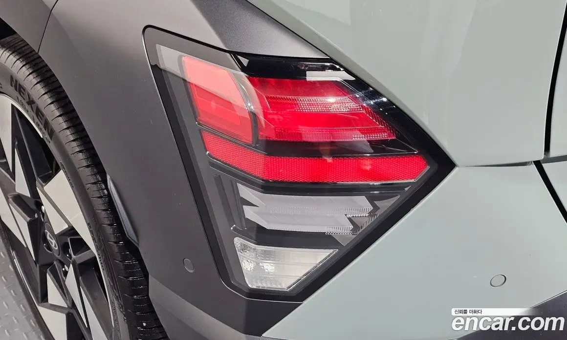 Hyundai Kona 2023 1.6 автомат (гидро), фото 9
