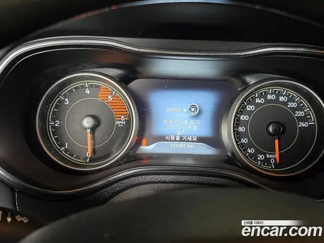 Jeep Cherokee 2019 2.2 автомат (гидро), миниатюра 8