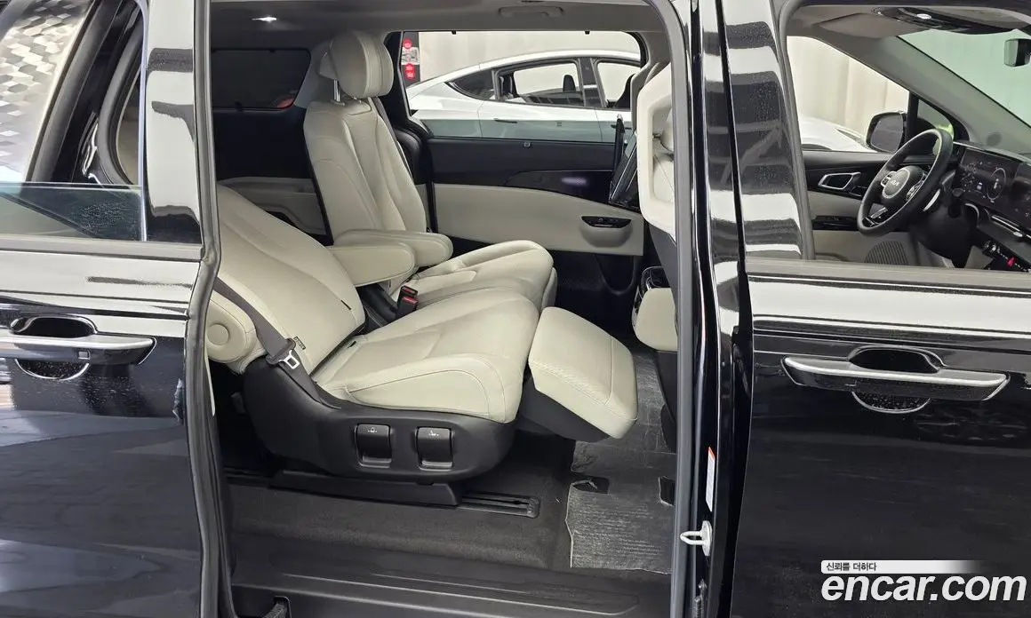 Kia Carnival 2021 2.2 автомат (гидро), фото 12
