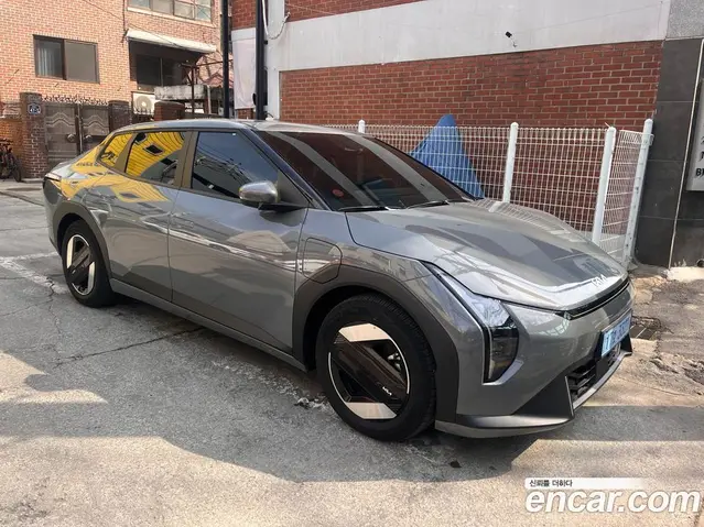 Kia EV4 2025 1.0 автомат (гидро), миниатюра 2