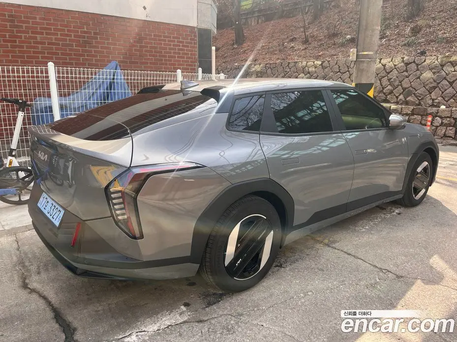 Kia EV4 2025 1.0 автомат (гидро), фото 4