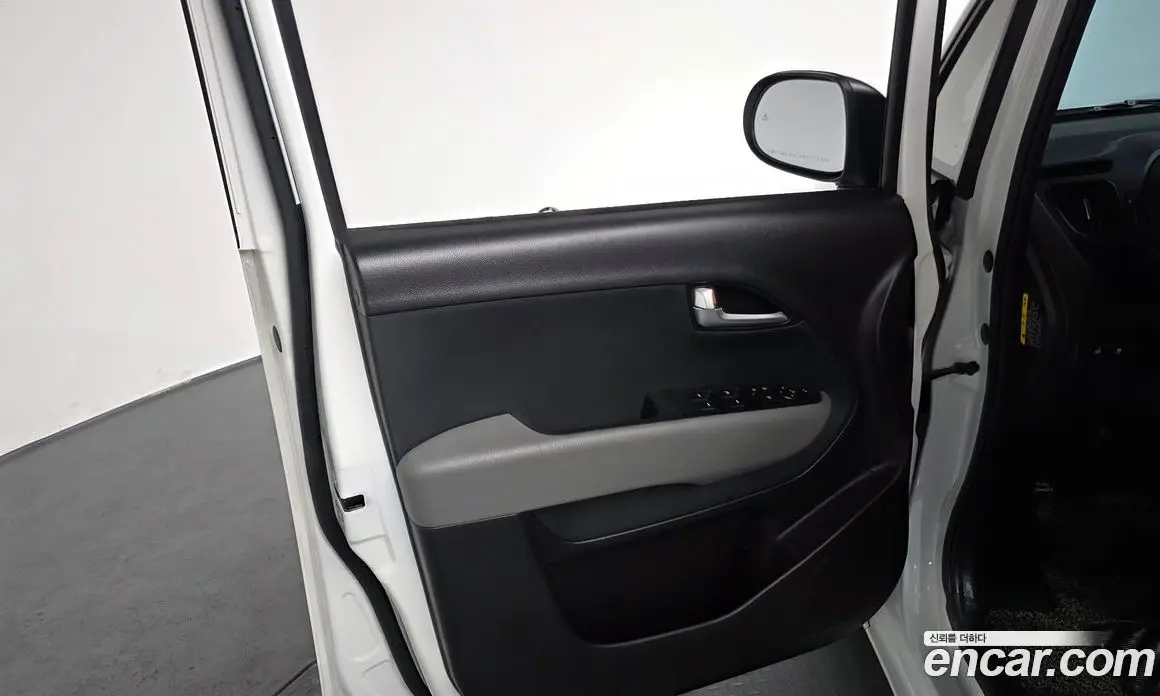 Kia Ray 2023 1.0 автомат (гидро), фото 13