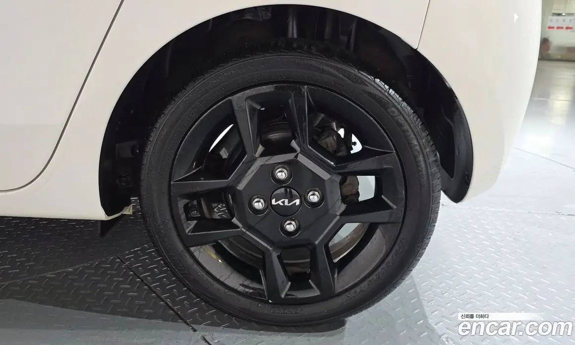 Kia Ray 2023 1.0 автомат (гидро), фото 6