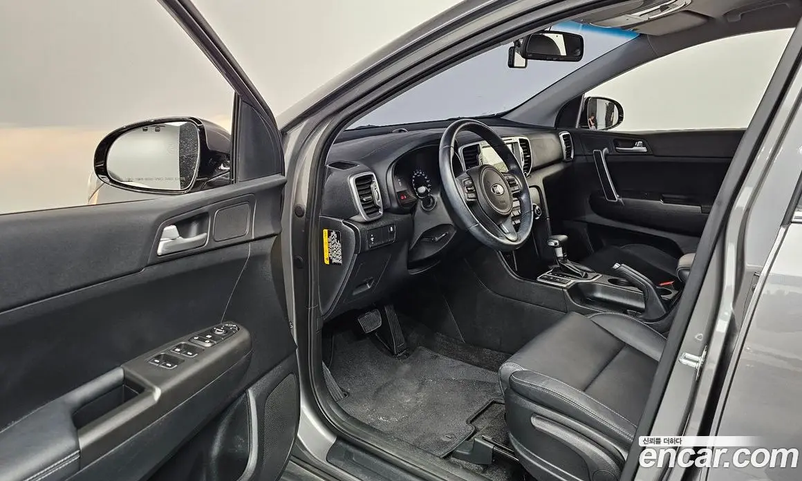 Kia Sportage 2017 1.7 автомат (гидро), фото 13