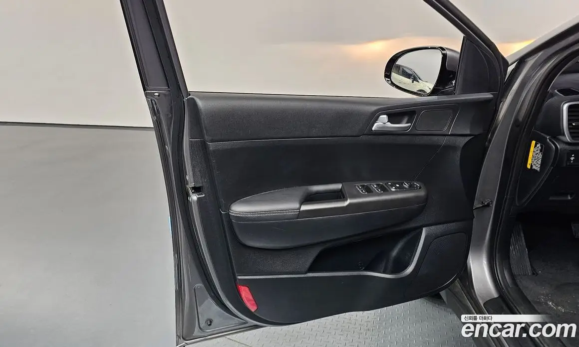 Kia Sportage 2017 1.7 автомат (гидро), фото 14