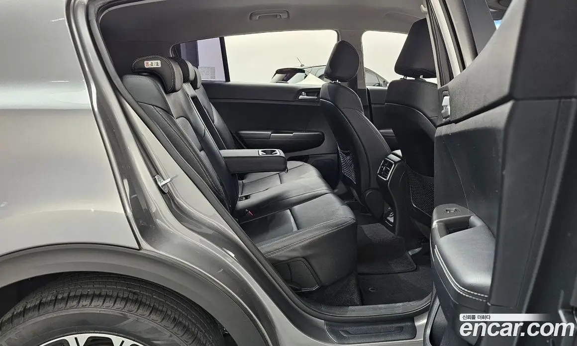 Kia Sportage 2017 1.7 автомат (гидро), фото 17