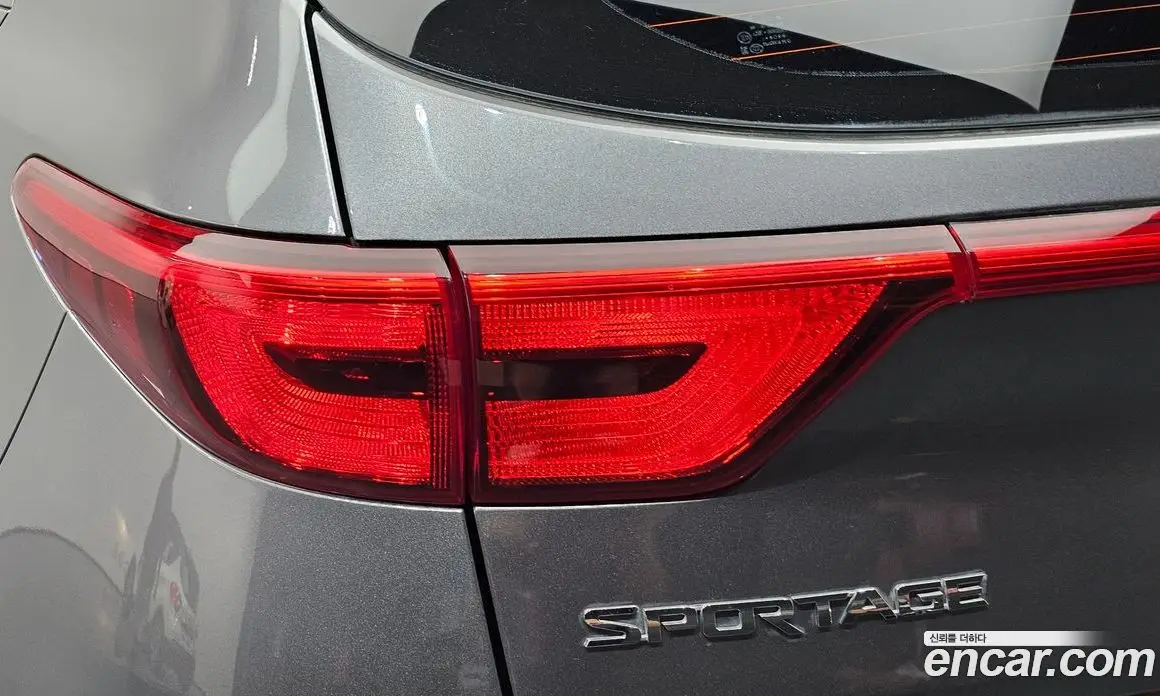Kia Sportage 2017 1.7 автомат (гидро), фото 9