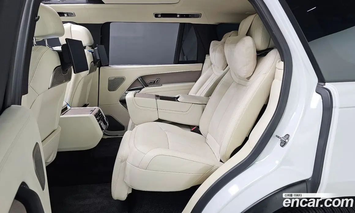 Land Rover Range Rover 2024 4.4 автомат (гидро), фото 12