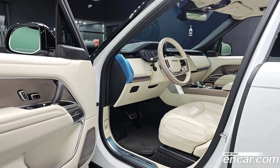 Land Rover Range Rover 2024 4.4 автомат (гидро), фото 10